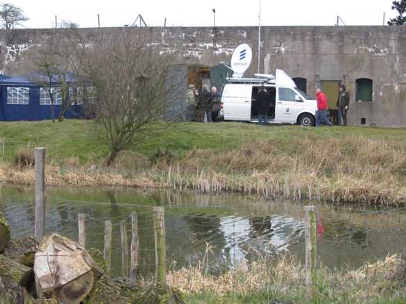 zendwagen van Vroege Vogels op Fort bij Krommeniedijk